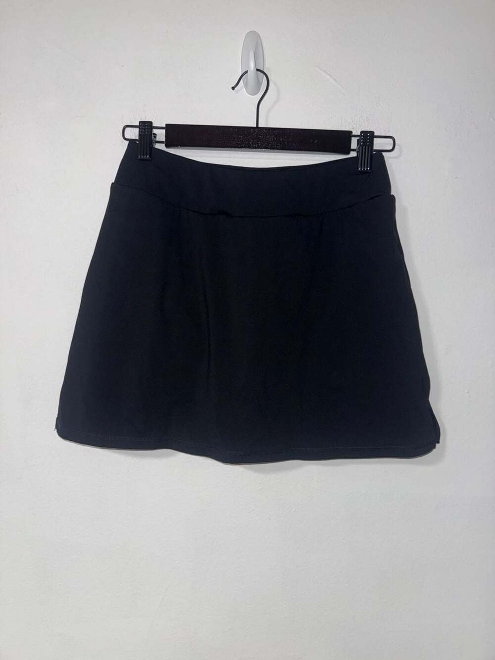 LouKeith Women's Black Athletic Skort Size Small